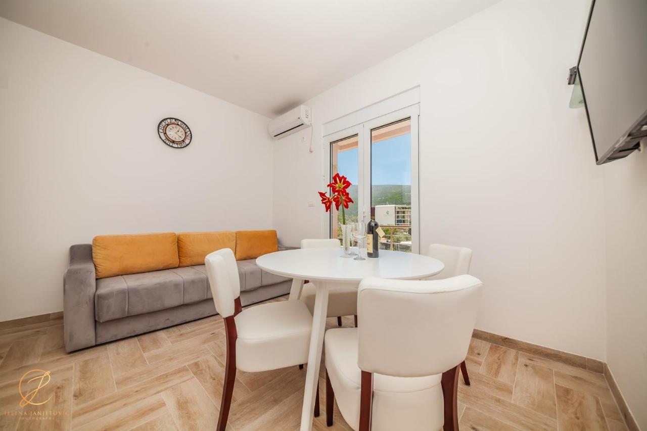Apartments Ruzmarin Herceg Novi Exterior foto